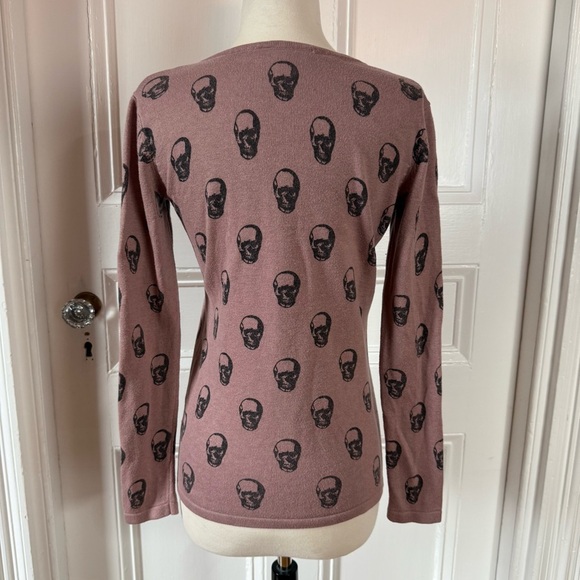 Philosophy Women’s Cashmere Blend Muted Pink Skull Print V-Neck Sweater Small - Picture 3 of 13